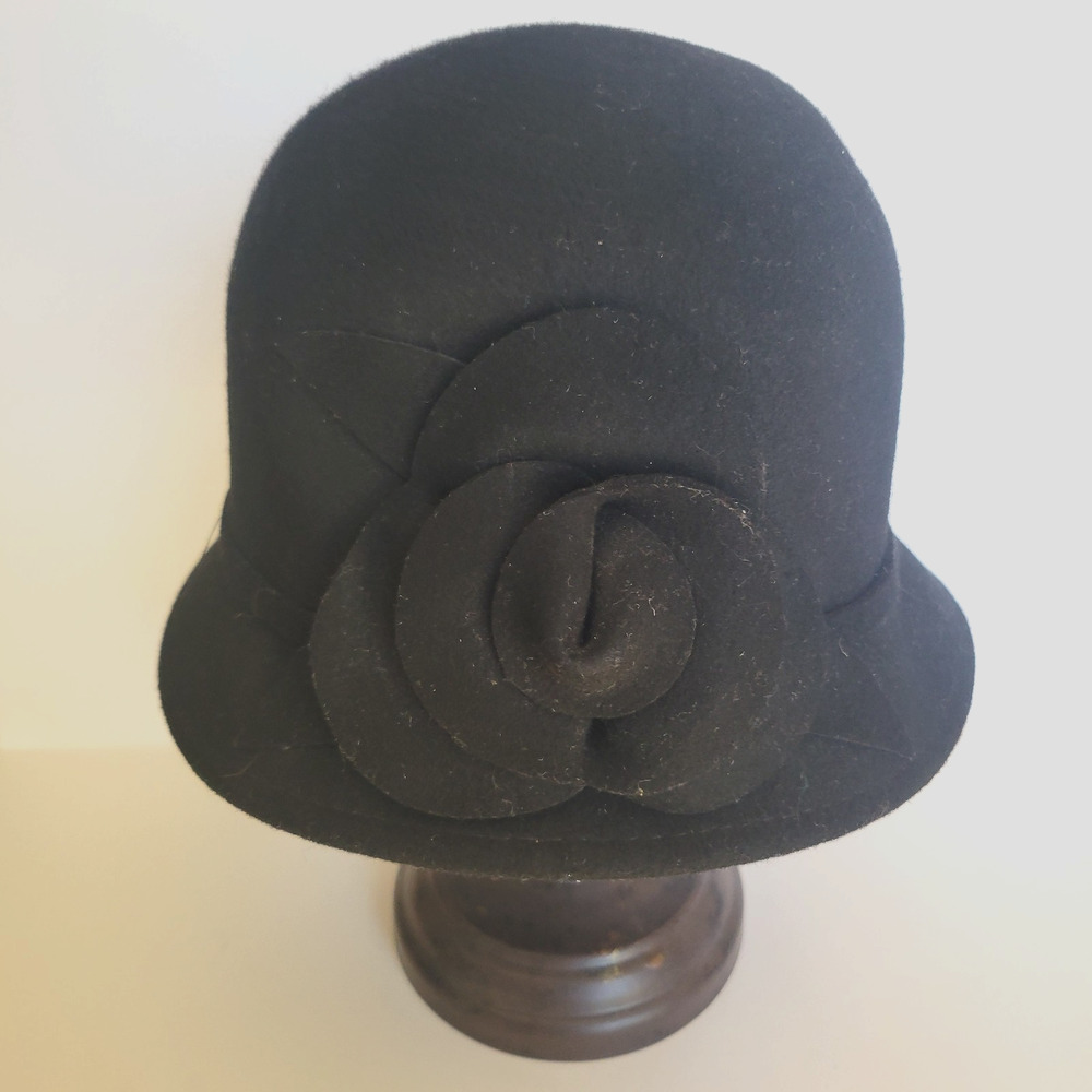 Croft & Barrow Women's Black Wool Cloche Gatsby Hat Flower One Size Winter
